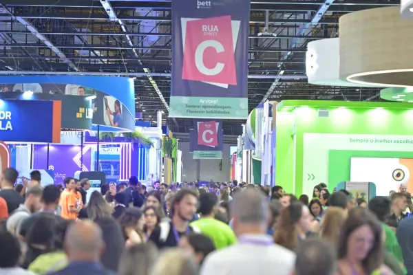 Empresas do setor editorial marcam presença na Bett Brasil 2025