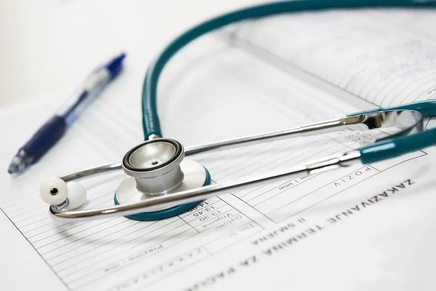 Cogna compra faculdade de medicina no MS por R$ 54,4 milhões, menor valor já pago por vaga no setor